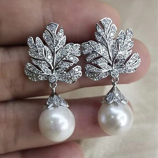 Leaf-shaped Earring Female Pearl